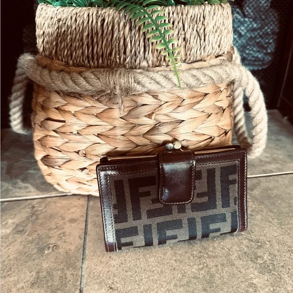 Fendi Zucca compact wallet Authentic - Picture 2 of 4